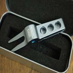 Scotty Cameron Michael Jordan’s GROVE XXIII Limited Release Silver & Carolina Blue Pivot Divot Tool